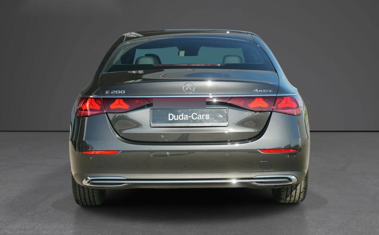 Mercedes-Benz E E 200 4MATIC Sedan w leasingu — zdjęcie 5