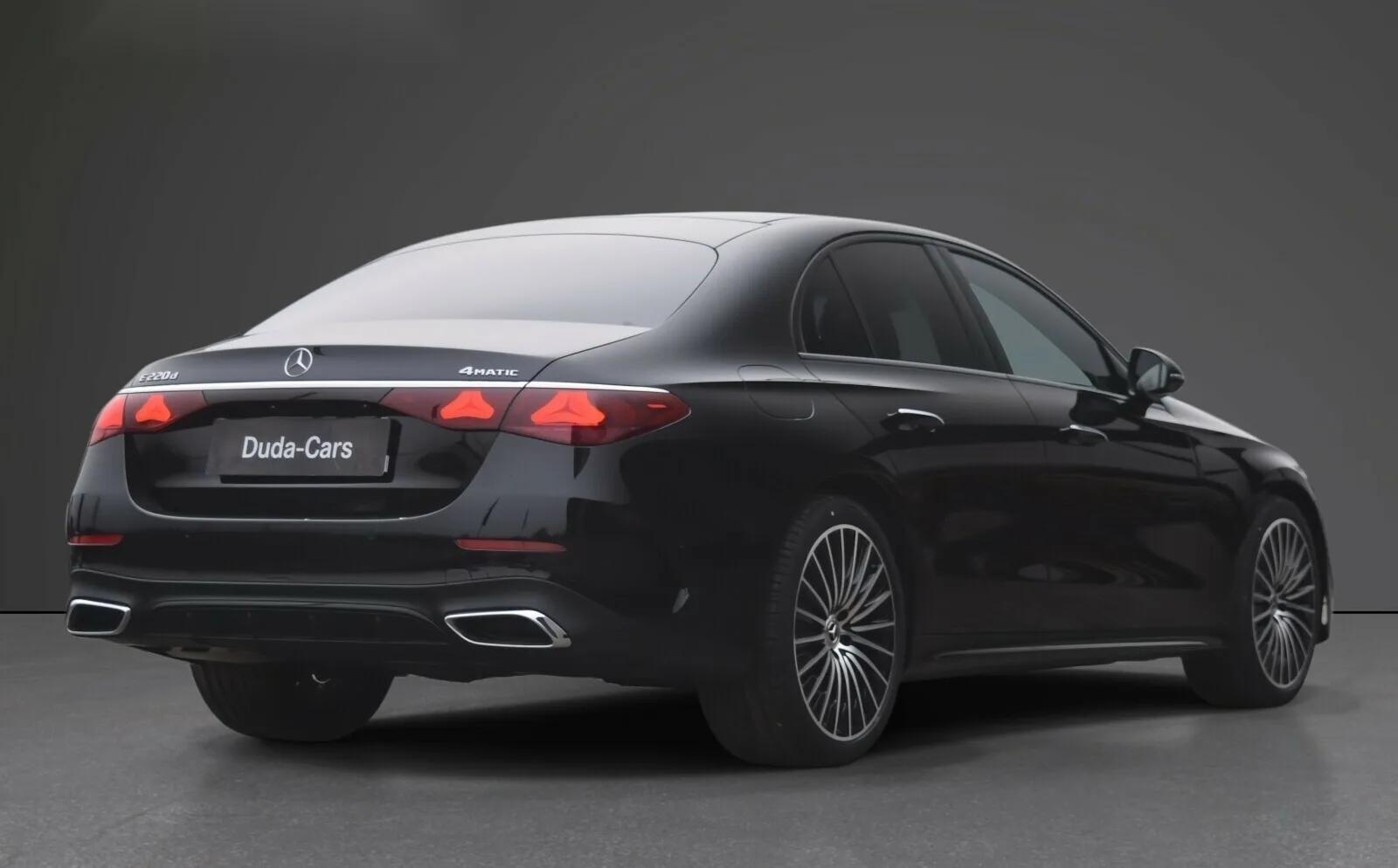 Mercedes-Benz E E 220 d 4MATIC Sedan w leasingu — zdjęcie 2